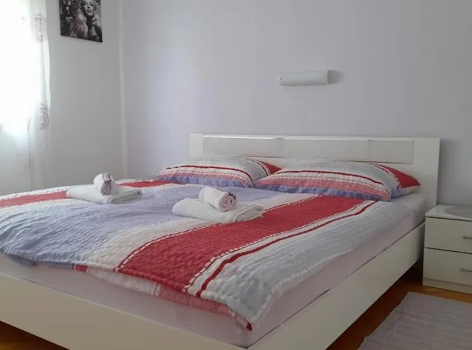 Ruza Apartment Banjol