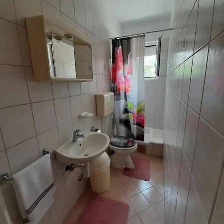 Ruza Apartment Banjol