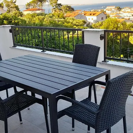 Ruza Apartment Banjol